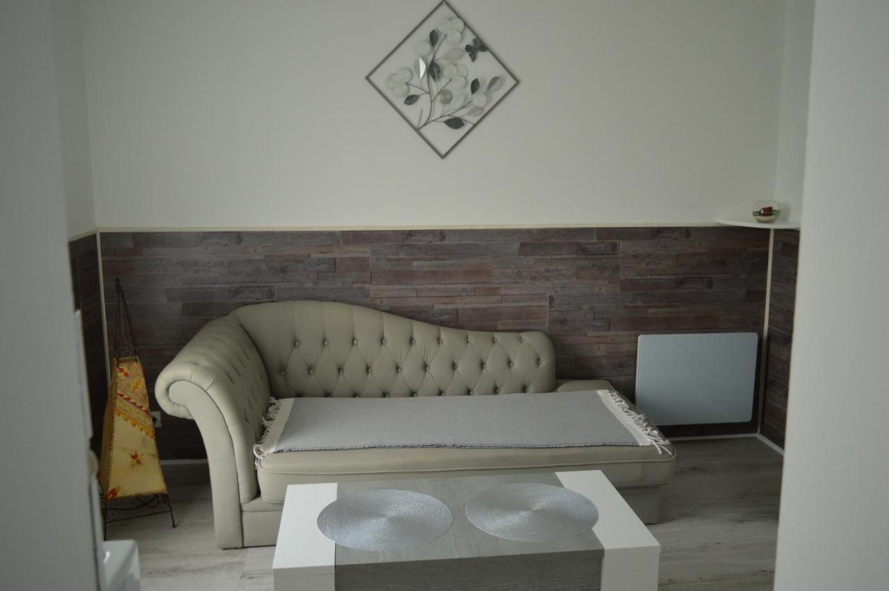 Au Coeur Du Bien Etre, Chambre D'Hotes Avec Piscine Chauffee Et Couverte, Spa, Sauna, Massages Monteaux Eksteriør billede