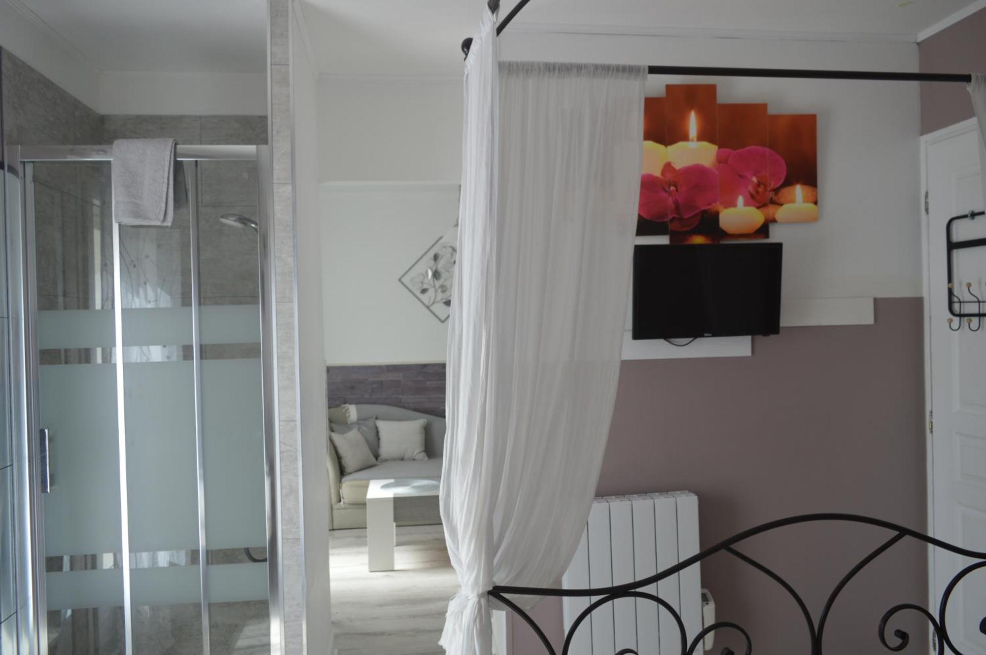 Au Coeur Du Bien Etre, Chambre D'Hotes Avec Piscine Chauffee Et Couverte, Spa, Sauna, Massages Monteaux Eksteriør billede